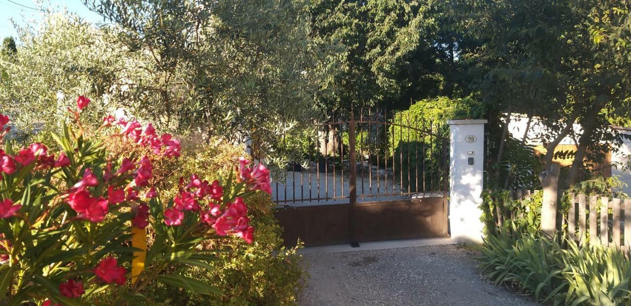 Gite Pont De Crillon Екстериор снимка